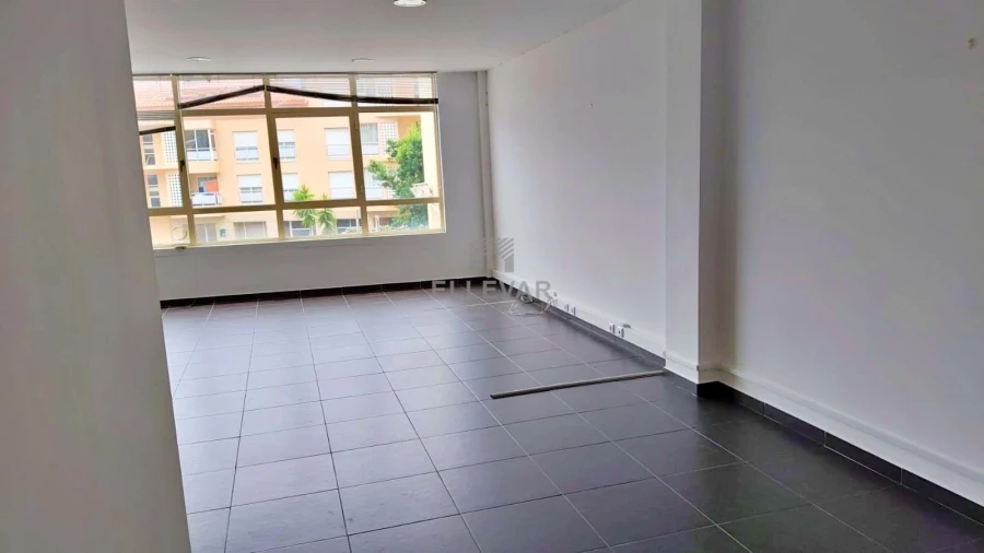 Negócio para Venda em Caniço Foto 5