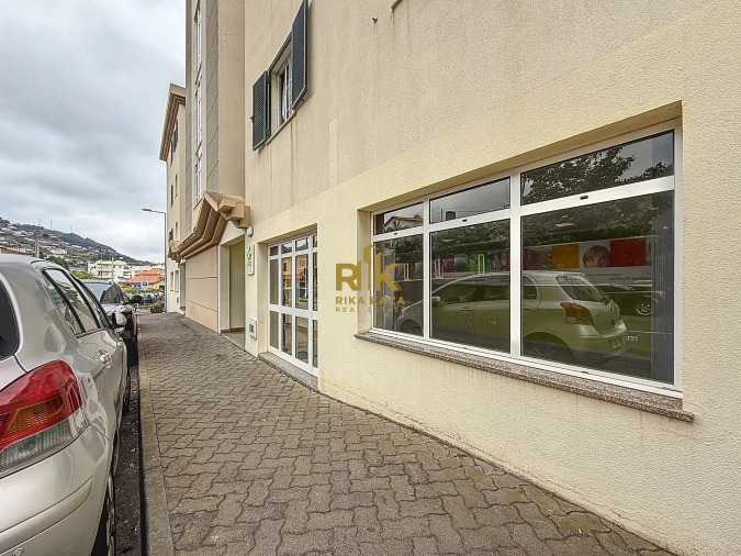 Negócio para Arrendamento em Caniço Foto 11