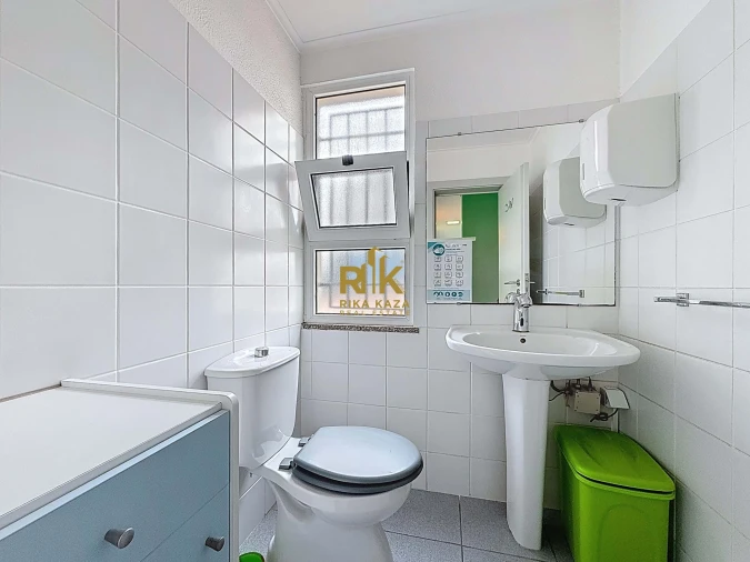 Negócio para Arrendamento em Caniço Foto 8