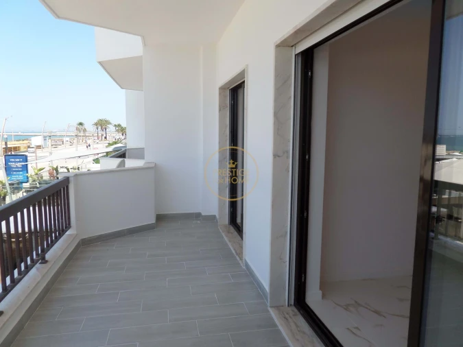 Apartamento T3 para Venda em Quarteira Foto 2