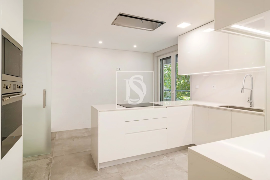 Apartamento T3 para Venda em Carcavelos e Parede Foto 13