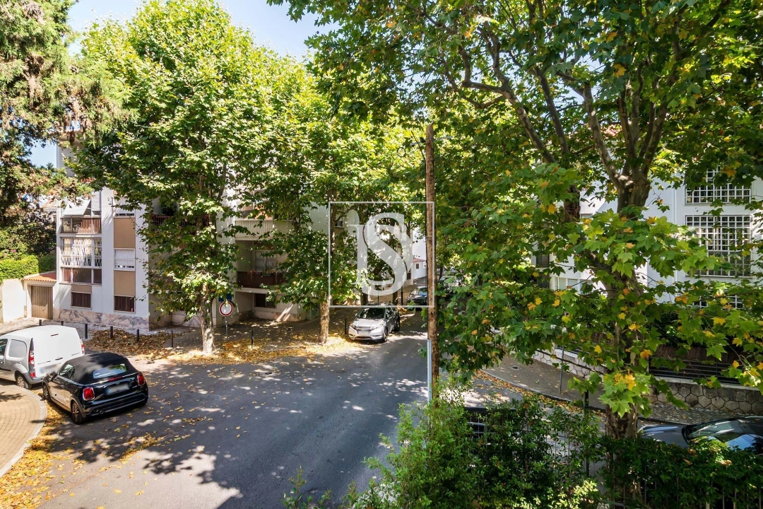 Apartamento T3 para Venda em Carcavelos e Parede Foto 29