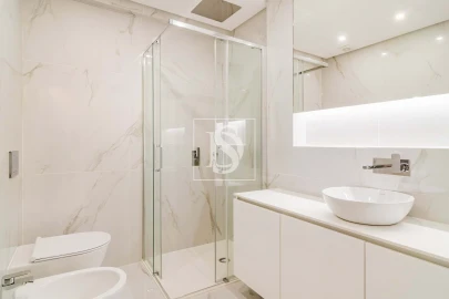 Apartamento T3 para Venda em Carcavelos e Parede