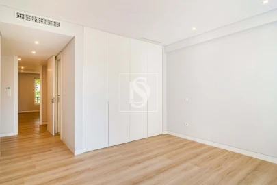 Apartamento T3 para Venda em Carcavelos e Parede