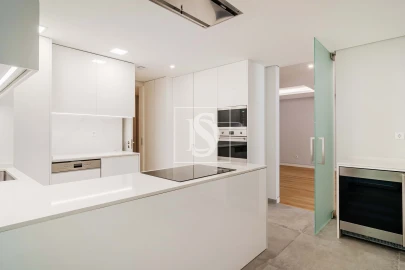 Apartamento T3 para Venda em Carcavelos e Parede