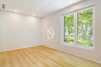 Apartamento T3 para Venda em Carcavelos e Parede