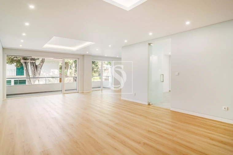 Apartamento T3 para Venda em Carcavelos e Parede Foto 7