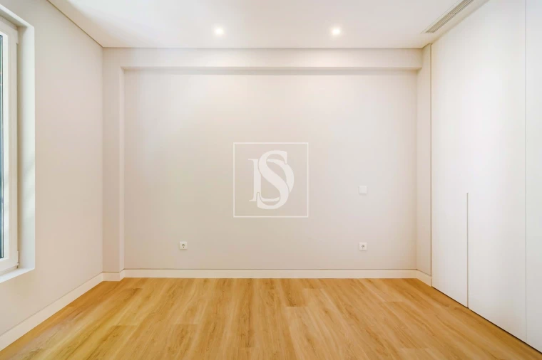 Apartamento T3 para Venda em Carcavelos e Parede Foto 18