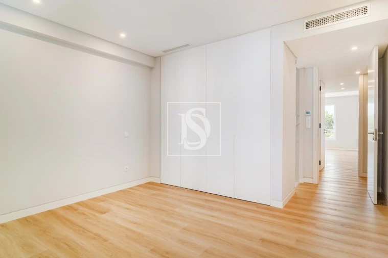 Apartamento T3 para Venda em Carcavelos e Parede Foto 19