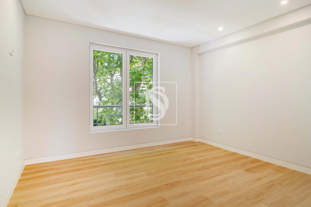 Apartamento T3 para Venda em Carcavelos e Parede Foto 17