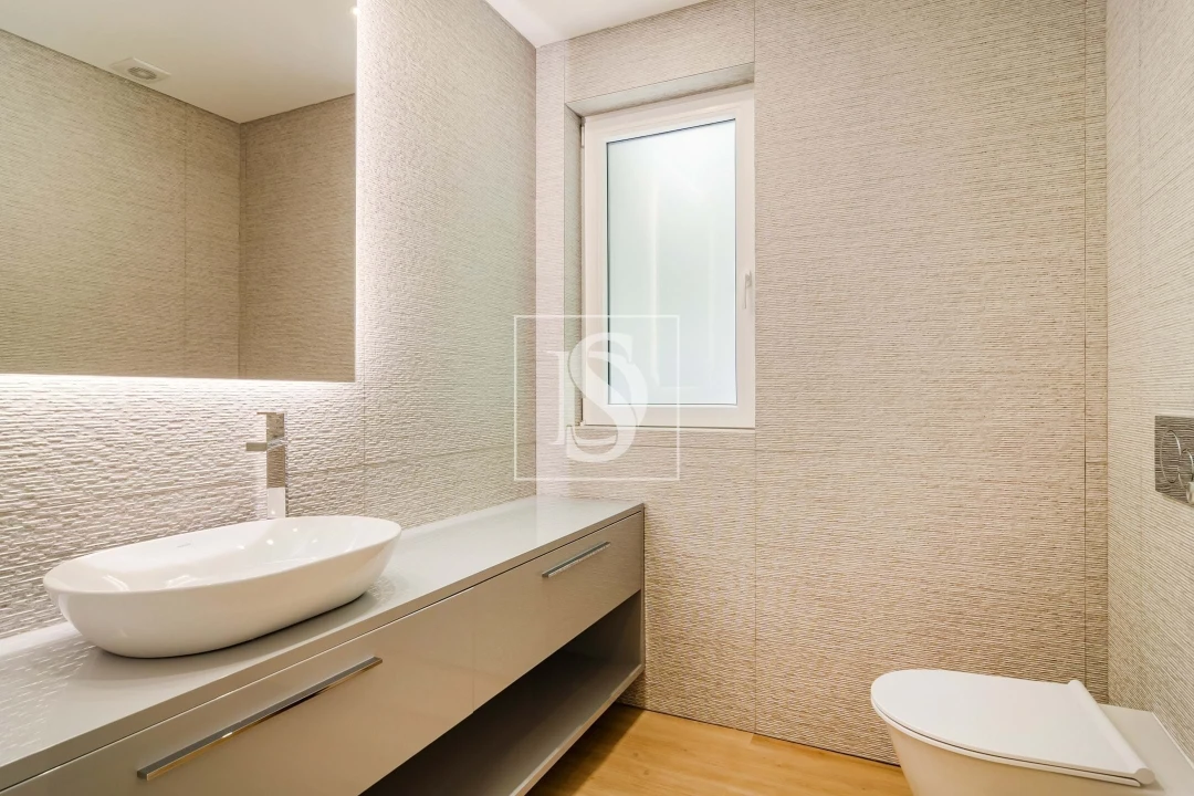 Apartamento T3 para Venda em Carcavelos e Parede Foto 22