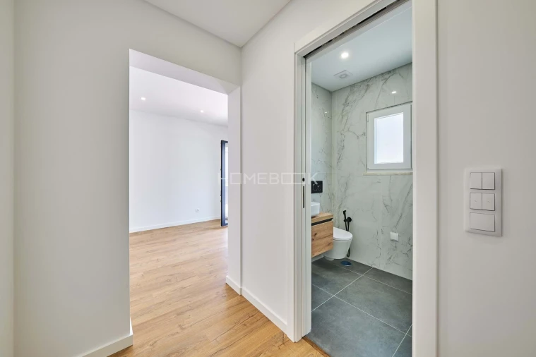 Moradia T4 para Venda em Carvoeira Foto 24