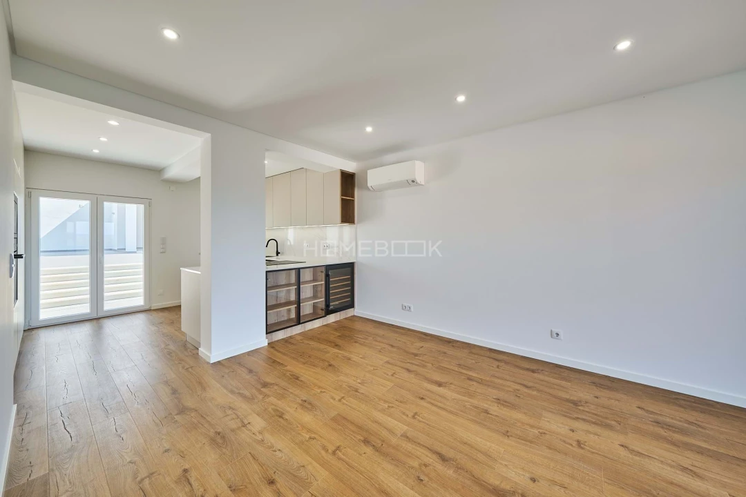 Moradia T4 para Venda em Carvoeira Foto 16