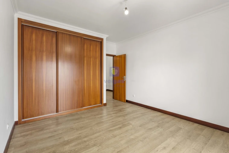 Prédio para Venda em Foz do Arelho Foto 19