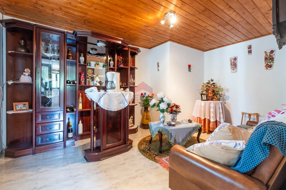 Moradia T0 para Venda em Alte Foto 9