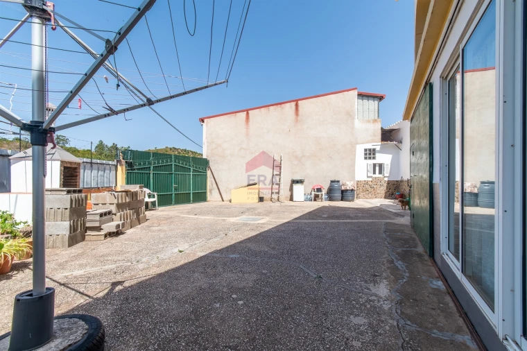 Moradia T0 para Venda em Alte Foto 17