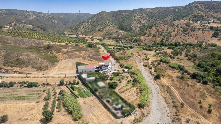 Moradia T0 para Venda em Alte Foto 4