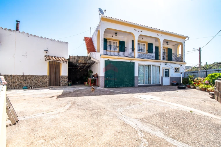 Moradia T0 para Venda em Alte Foto 2