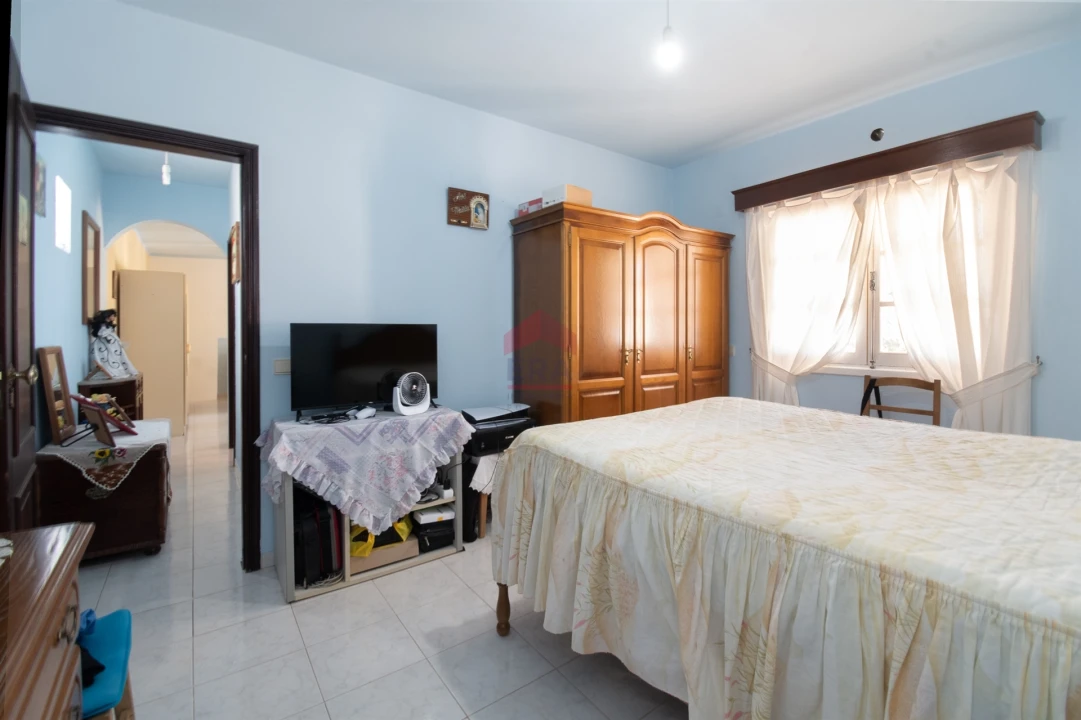 Moradia T0 para Venda em Alte Foto 16