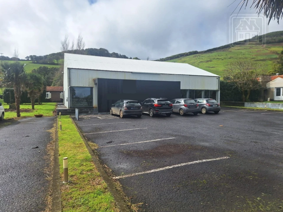 Loja para Venda em Ribeirinha Foto 1