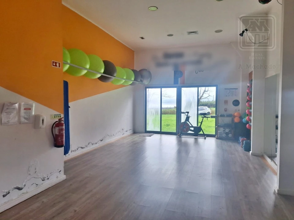 Loja para Venda em Ribeirinha Foto 28