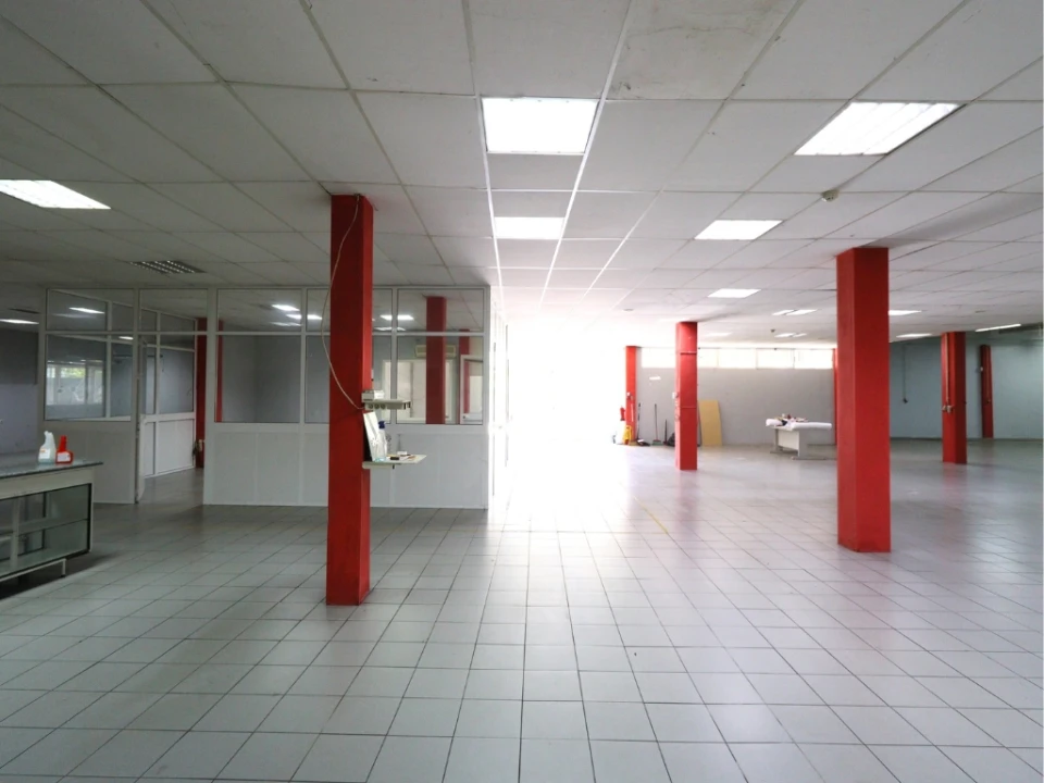 Armazém para Venda em Vila Nova de Famalicão e Calendário Foto 4