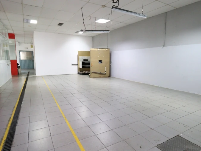 Armazém para Venda em Vila Nova de Famalicão e Calendário Foto 8