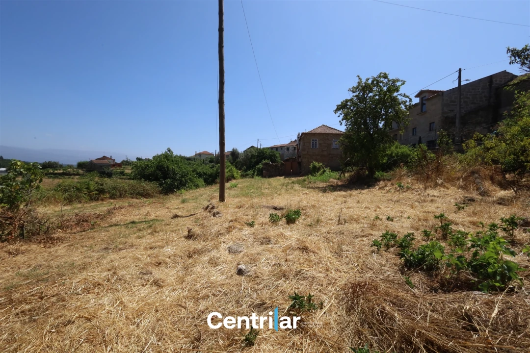 Moradia T3 para Venda em Cunha Baixa Foto 23