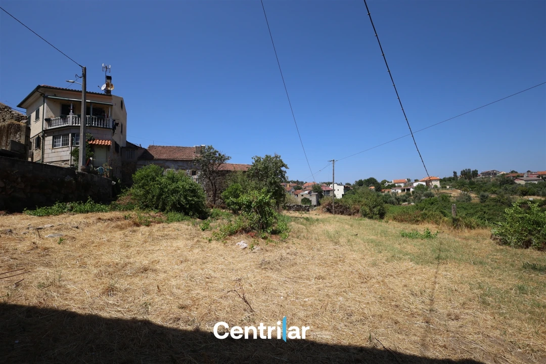 Moradia T3 para Venda em Cunha Baixa Foto 19