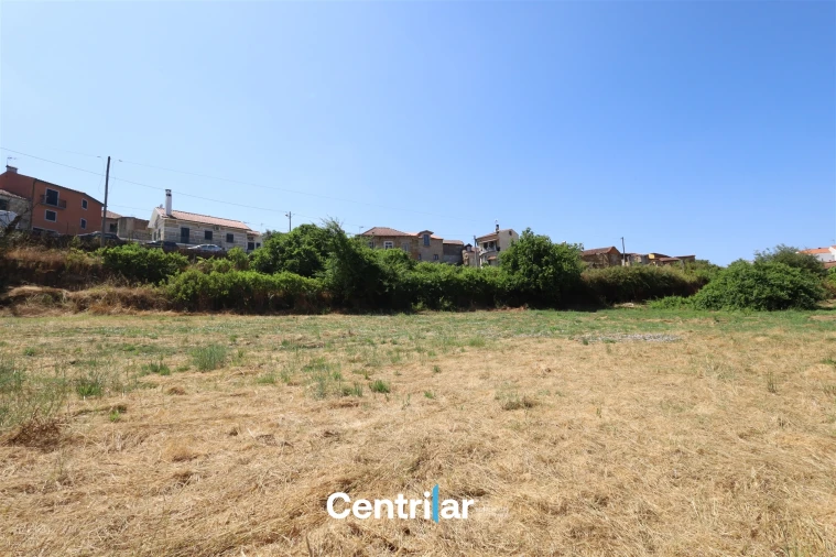 Moradia T3 para Venda em Cunha Baixa Foto 27