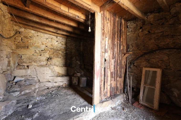 Moradia T3 para Venda em Cunha Baixa Foto 18