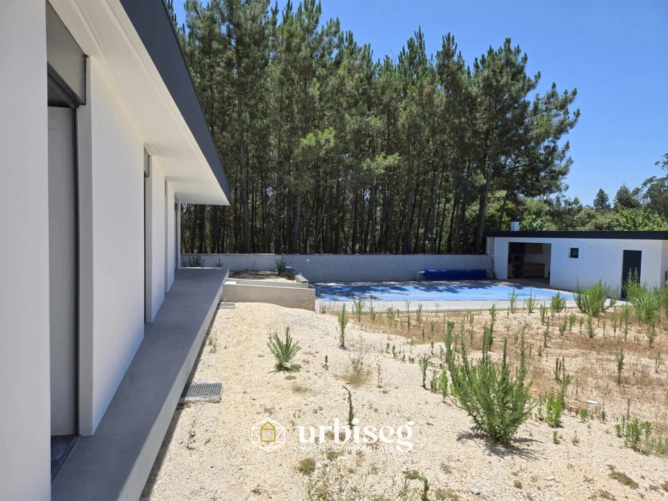 Moradia T4 para Venda em Vermoil Foto 52