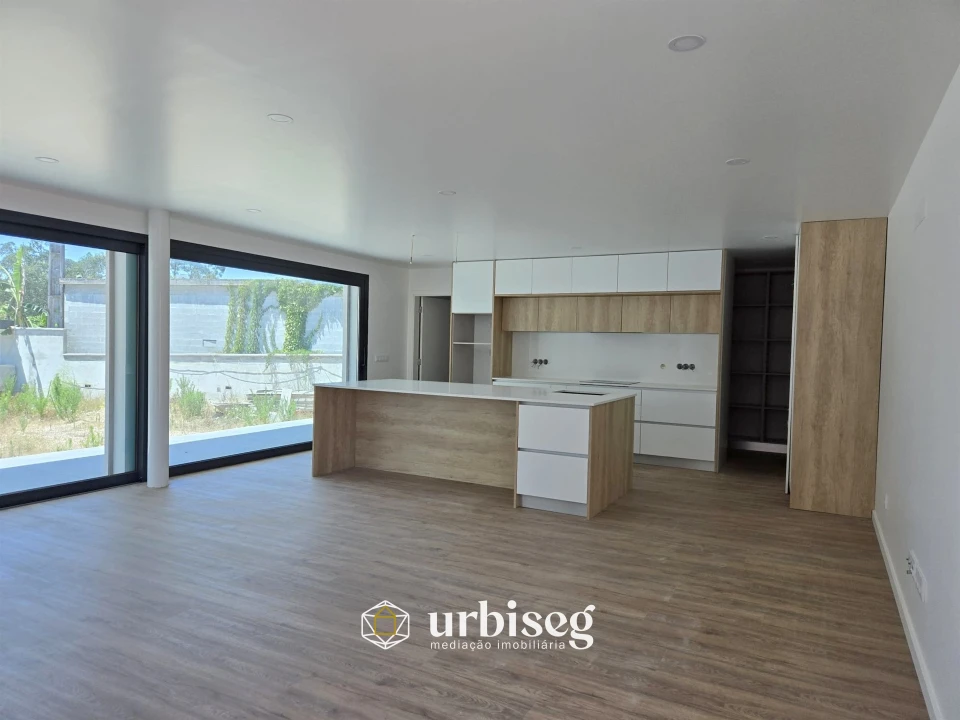 Moradia T4 para Venda em Vermoil Foto 12