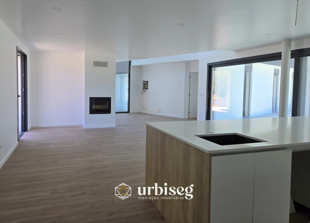 Moradia T4 para Venda em Vermoil Foto 15