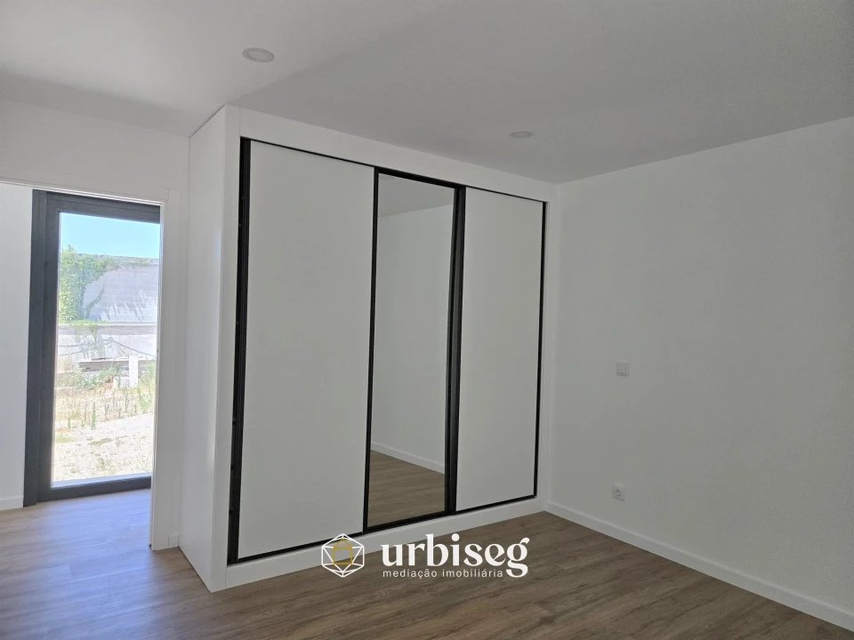 Moradia T4 para Venda em Vermoil Foto 27