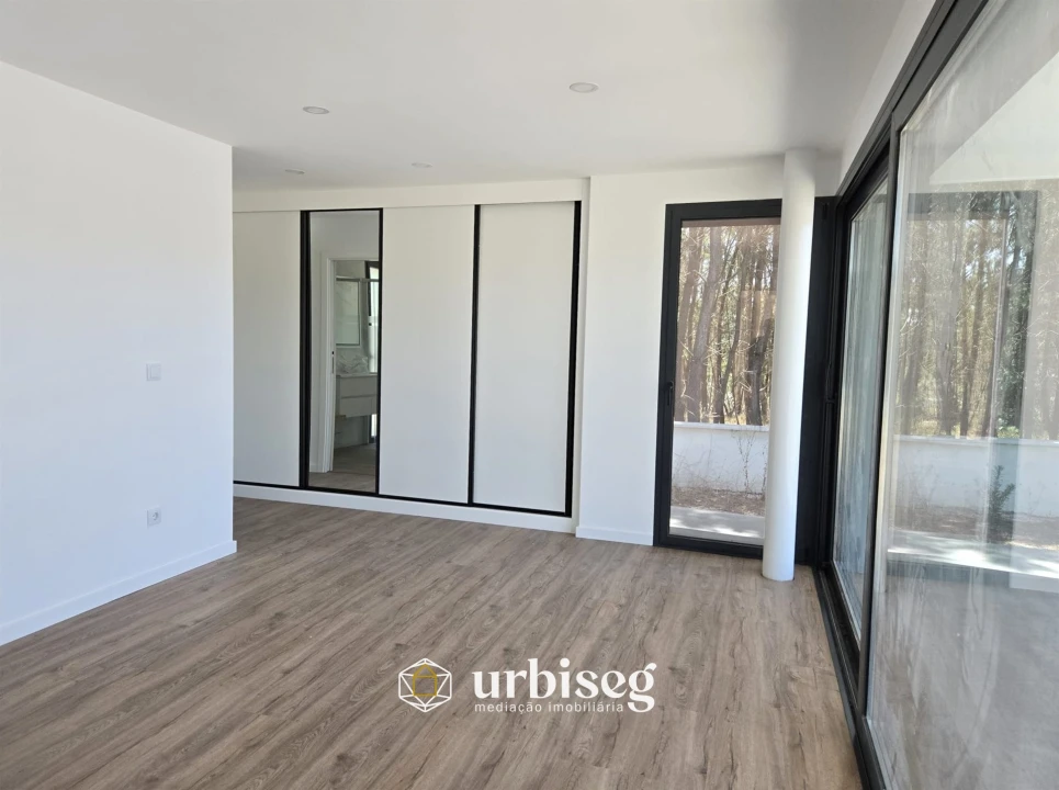 Moradia T4 para Venda em Vermoil Foto 38