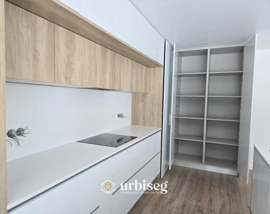 Moradia T4 para Venda em Vermoil Foto 14