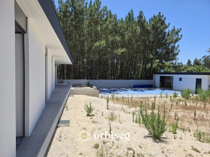 Moradia T4 para Venda em Vermoil Foto 50