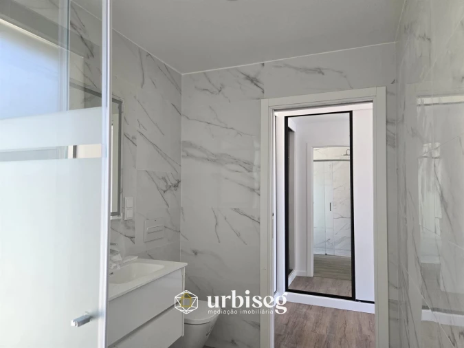 Moradia T4 para Venda em Vermoil Foto 38