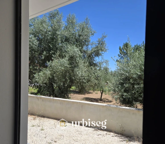 Moradia T4 para Venda em Vermoil Foto 35