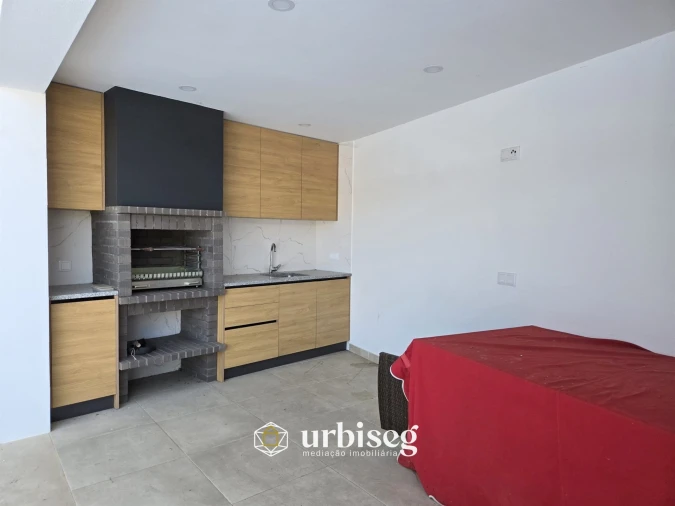 Moradia T4 para Venda em Vermoil Foto 46