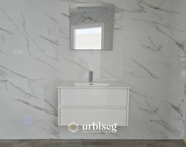 Moradia T4 para Venda em Vermoil Foto 23