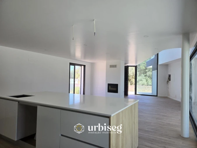 Moradia T4 para Venda em Vermoil Foto 17