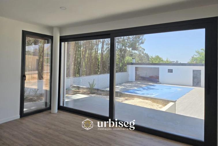 Moradia T4 para Venda em Vermoil Foto 4