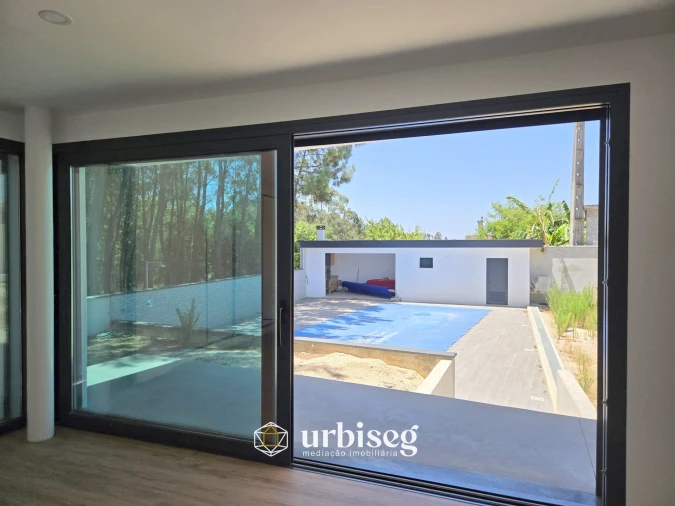 Moradia T4 para Venda em Vermoil Foto 40