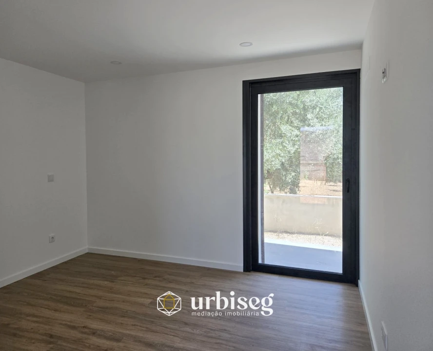 Moradia T4 para Venda em Vermoil Foto 29