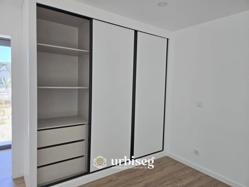 Moradia T4 para Venda em Vermoil Foto 30