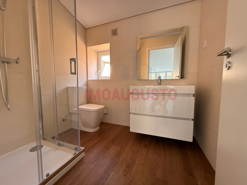 Prédio para Venda em Guarda Foto 19