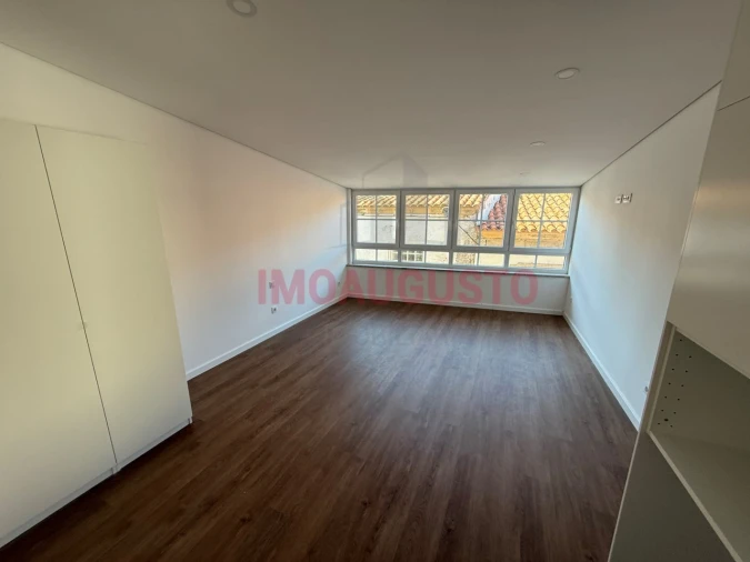 Prédio para Venda em Guarda Foto 22