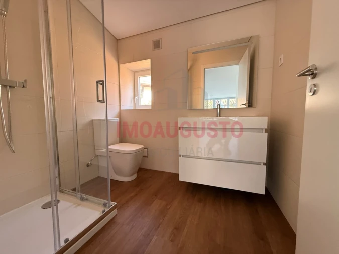 Prédio para Venda em Guarda Foto 23